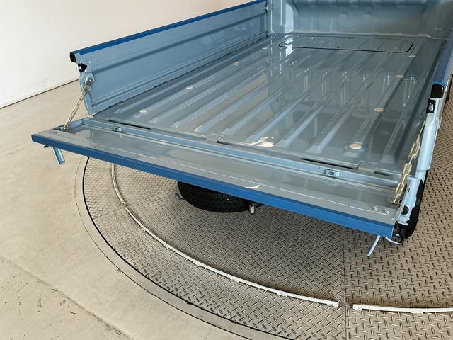 ハイゼットトラックエクストラSAIIIt 禁煙 1オーナー 3方開 荷台作業灯走行無制限1年保証 禁煙車 ワンオーナー AT車 キーレスエントリー 3方開 荷台作業灯 ゲートプロテクター リアゲートチェーン 横滑り防止装置 ドアバイザー ヘッドライトレベライザー スペアタイヤ(兵庫県)の中古車