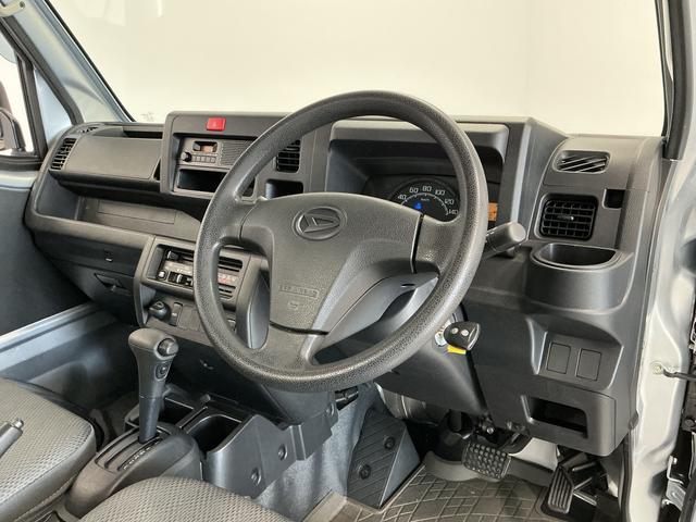 ハイゼットトラックスタンダード 4WD AT 禁煙 ワンオーナー ラジオ走行無制限1年保証 禁煙車 ワンオーナー 4WD AT車 キーレスエントリー オートライト 3方開 ゲートプロテクター ドアバイザー ヘッドライトレベライザー アクセサリーソケット スペアタイヤ(兵庫県)の中古車