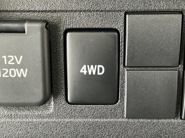 ハイゼットトラックスタンダード　４ＷＤ　５ＭＴ　前後コーナーセンサー　ラジオ走行無制限１年保証　前後コーナーセンサー　４ＷＤ　ＭＴ車　３方開　オートハイビーム　アイドリングストップ　横滑り防止装置　オートライト　ヘッドライトレベライザー　アクセサリーソケット　ラジオ（兵庫県）の中古車