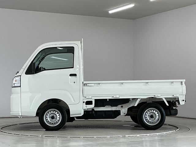 ハイゼットトラックスタンダード　４ＷＤ　５ＭＴ　前後コーナーセンサー　ラジオ走行無制限１年保証　前後コーナーセンサー　４ＷＤ　ＭＴ車　３方開　オートハイビーム　アイドリングストップ　横滑り防止装置　オートライト　ヘッドライトレベライザー　アクセサリーソケット　ラジオ（兵庫県）の中古車