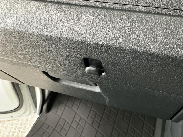 ハイゼットトラックスタンダード　４ＷＤ　５ＭＴ　前後コーナーセンサー　ラジオ走行無制限１年保証　前後コーナーセンサー　４ＷＤ　ＭＴ車　３方開　オートハイビーム　アイドリングストップ　横滑り防止装置　オートライト　ヘッドライトレベライザー　アクセサリーソケット　ラジオ（兵庫県）の中古車