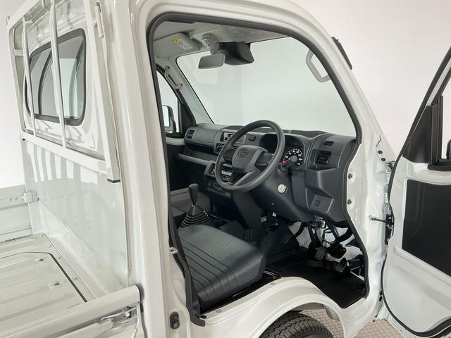 ハイゼットトラックスタンダード　４ＷＤ　５ＭＴ　前後コーナーセンサー　ラジオ走行無制限１年保証　前後コーナーセンサー　４ＷＤ　ＭＴ車　３方開　オートハイビーム　アイドリングストップ　横滑り防止装置　オートライト　ヘッドライトレベライザー　アクセサリーソケット　ラジオ（兵庫県）の中古車