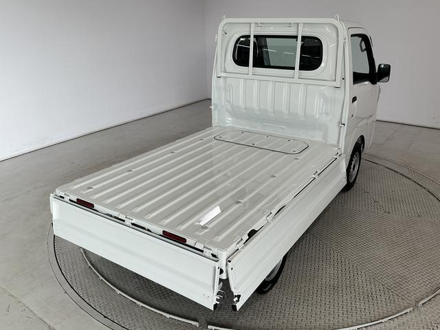 ハイゼットトラックスタンダード　４ＷＤ　５ＭＴ　前後コーナーセンサー　ラジオ走行無制限１年保証　前後コーナーセンサー　４ＷＤ　ＭＴ車　３方開　オートハイビーム　アイドリングストップ　横滑り防止装置　オートライト　ヘッドライトレベライザー　アクセサリーソケット　ラジオ（兵庫県）の中古車