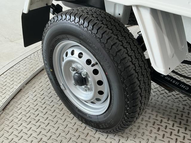ハイゼットトラックスタンダード　４ＷＤ　５ＭＴ　前後コーナーセンサー　ラジオ走行無制限１年保証　前後コーナーセンサー　４ＷＤ　ＭＴ車　３方開　オートハイビーム　アイドリングストップ　横滑り防止装置　オートライト　ヘッドライトレベライザー　アクセサリーソケット　ラジオ（兵庫県）の中古車