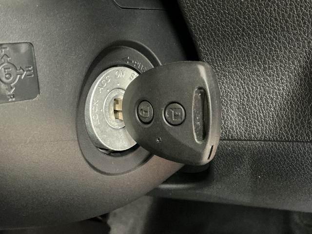ハイゼットカーゴＤＸ　３モード４ＷＤ　ＣＶＴ　前後コーナーセンサー　キーレス走行無制限１年保証　前後コーナーセンサー　３モード電子制御式４ＷＤ　ＣＶＴ車　オートハイビーム　アイドリングストップ　キーレスエントリー　横滑り防止装置　オートライト　ヘッドライトレベライザー　ラジオ（兵庫県）の中古車