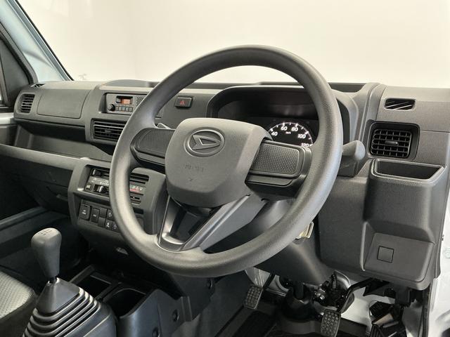 ハイゼットトラックスタンダード　４ＷＤ　５ＭＴ　前後コーナーセンサー　ラジオ走行無制限１年保証　前後コーナーセンサー　４ＷＤ　ＭＴ車　３方開　オートハイビーム　アイドリングストップ　横滑り防止装置　オートライト　ヘッドライトレベライザー　アクセサリーソケット　ラジオ（兵庫県）の中古車