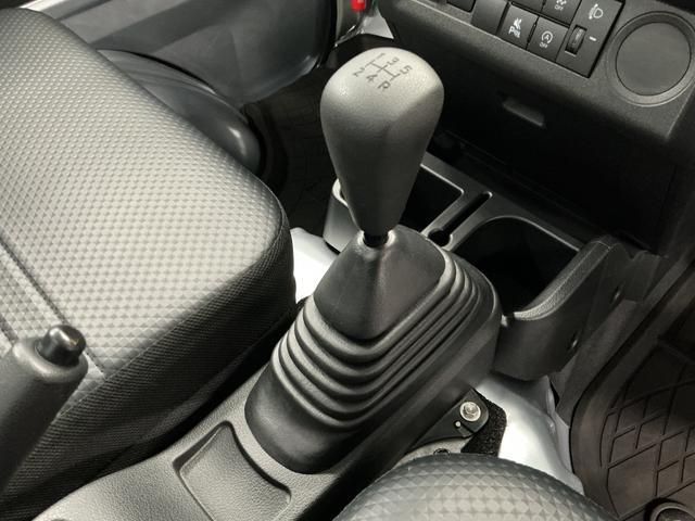 ハイゼットトラックスタンダード　４ＷＤ　５ＭＴ　前後コーナーセンサー　ラジオ走行無制限１年保証　前後コーナーセンサー　４ＷＤ　ＭＴ車　３方開　オートハイビーム　アイドリングストップ　横滑り防止装置　オートライト　ヘッドライトレベライザー　アクセサリーソケット　ラジオ（兵庫県）の中古車