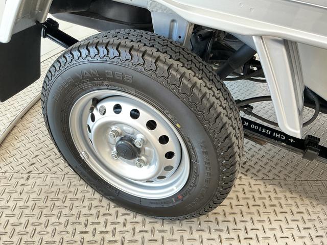 ハイゼットトラックスタンダード　４ＷＤ　５ＭＴ　前後コーナーセンサー　ラジオ走行無制限１年保証　前後コーナーセンサー　４ＷＤ　ＭＴ車　３方開　オートハイビーム　アイドリングストップ　横滑り防止装置　オートライト　ヘッドライトレベライザー　アクセサリーソケット　ラジオ（兵庫県）の中古車