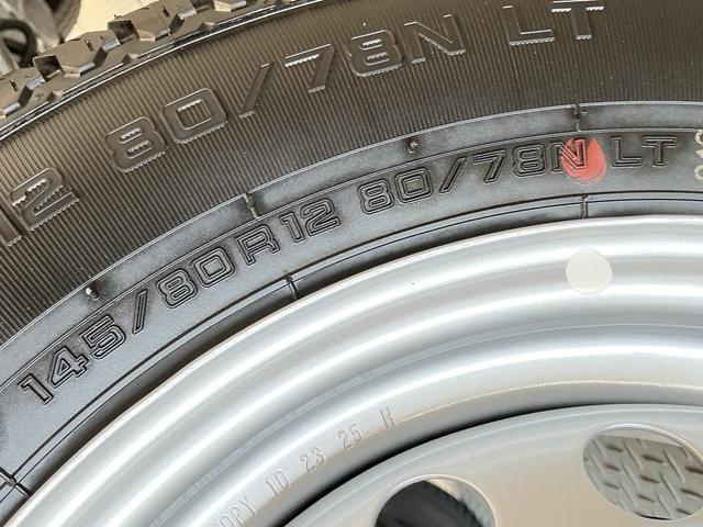 ハイゼットトラックスタンダード　４ＷＤ　５ＭＴ　前後コーナーセンサー　ラジオ走行無制限１年保証　前後コーナーセンサー　４ＷＤ　ＭＴ車　３方開　オートハイビーム　アイドリングストップ　横滑り防止装置　オートライト　ヘッドライトレベライザー　アクセサリーソケット　ラジオ（兵庫県）の中古車
