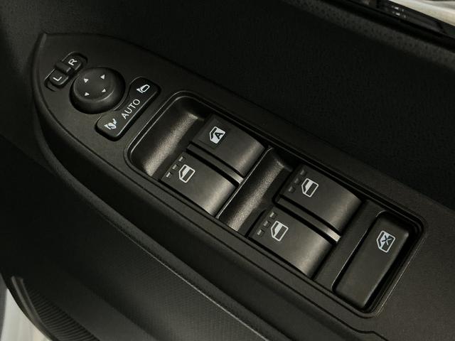 タントカスタムRS ターボ 4WD ワンオーナー 両側電動スライド走行無制限1年保証 4WD ツートン ワンオーナー 両側電動スライドドア 前後コーナーセンサー 前席シートヒーター オートハイビーム LEDヘッドライト プッシュスタート 15インチ純正アルミホイール(兵庫県)の中古車