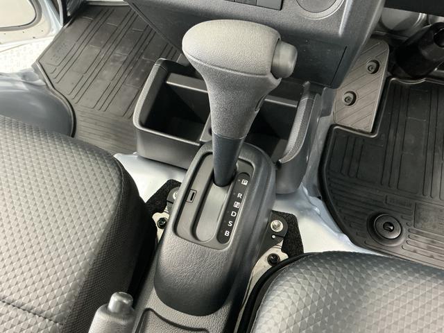 ハイゼットトラックスタンダード　ＣＶＴ　前後コーナーセンサー　横滑り防止装置走行無制限１年保証　前後コーナーセンサー　ＣＶＴ車　３方開　オートハイビーム　アイドリングストップ　横滑り防止装置　オートライト　ヘッドライトレベライザー　アクセサリーソケット　ラジオ（兵庫県）の中古車