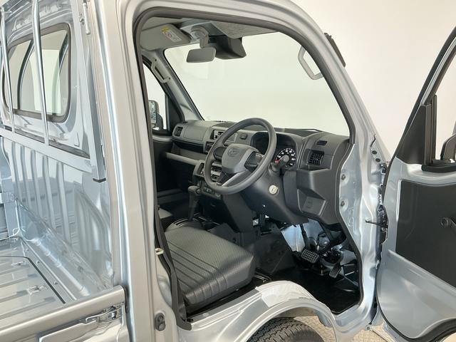 ハイゼットトラックスタンダード　ＣＶＴ　前後コーナーセンサー　横滑り防止装置走行無制限１年保証　前後コーナーセンサー　ＣＶＴ車　３方開　オートハイビーム　アイドリングストップ　横滑り防止装置　オートライト　ヘッドライトレベライザー　アクセサリーソケット　ラジオ（兵庫県）の中古車
