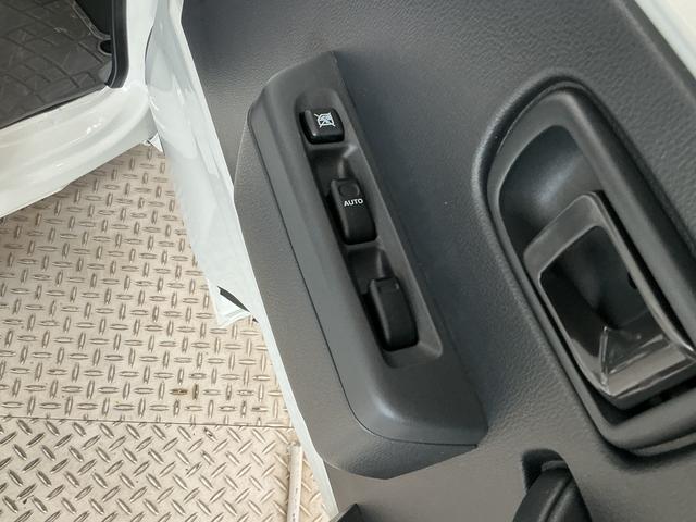 ハイゼットトラックＥＸＴ　４ＷＤ　ＡＴ　ＣＤオーディオ　荷台作業灯　荷台マット走行無制限１年保証　４ＷＤ　荷台作業灯　ＡＴ車　ＣＤオーディオ　荷台マット　キーレスエントリー　ドアバイザー　ヘッドライトレベライザー　アクセサリーソケット　マニュアルエアコン　フォグランプ（兵庫県）の中古車