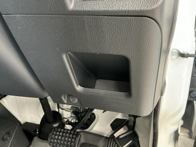 ハイゼットトラックＥＸＴ　４ＷＤ　ＡＴ　ＣＤオーディオ　荷台作業灯　荷台マット走行無制限１年保証　４ＷＤ　荷台作業灯　ＡＴ車　ＣＤオーディオ　荷台マット　キーレスエントリー　ドアバイザー　ヘッドライトレベライザー　アクセサリーソケット　マニュアルエアコン　フォグランプ（兵庫県）の中古車