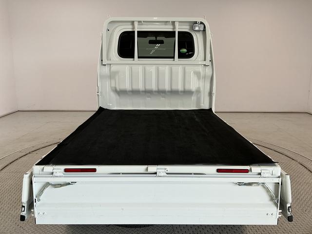 ハイゼットトラックＥＸＴ　４ＷＤ　ＡＴ　ＣＤオーディオ　荷台作業灯　荷台マット走行無制限１年保証　４ＷＤ　荷台作業灯　ＡＴ車　ＣＤオーディオ　荷台マット　キーレスエントリー　ドアバイザー　ヘッドライトレベライザー　アクセサリーソケット　マニュアルエアコン　フォグランプ（兵庫県）の中古車
