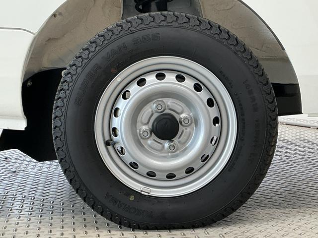 ハイゼットトラックＥＸＴ　４ＷＤ　ＡＴ　ＣＤオーディオ　荷台作業灯　荷台マット走行無制限１年保証　４ＷＤ　荷台作業灯　ＡＴ車　ＣＤオーディオ　荷台マット　キーレスエントリー　ドアバイザー　ヘッドライトレベライザー　アクセサリーソケット　マニュアルエアコン　フォグランプ（兵庫県）の中古車