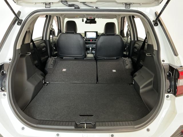 ロッキープレミアムＧ　ＨＥＶ　雹害車両　ワンオーナー　９インチナビ雹害車両　１年保証　ワンオーナー　ＥＴＣ　９インチナビＴＶ　ドラレコ　パノラマモニター　アダプティブクルーズコントロール　前後コーナーセンサー　シートヒーター　ＵＳＢ接続　１７インチ純正アルミホイール（兵庫県）の中古車