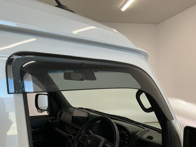ハイゼットカーゴクルーズ　雹害車両　４ＷＤ　ＣＶＴ　１オーナー　バックカメラ雹害車両　１年保証　ＥＴＣ　ワンオーナー　３モード電子制御式４ＷＤ　ＣＶＴ車　９インチディスプレイオーディオ　ＥＴＣ　バックカメラ　コーナーセンサー　ＵＳＢ接続　Ｂｌｕｅｔｏｏｔｈ　オートハイビーム（兵庫県）の中古車