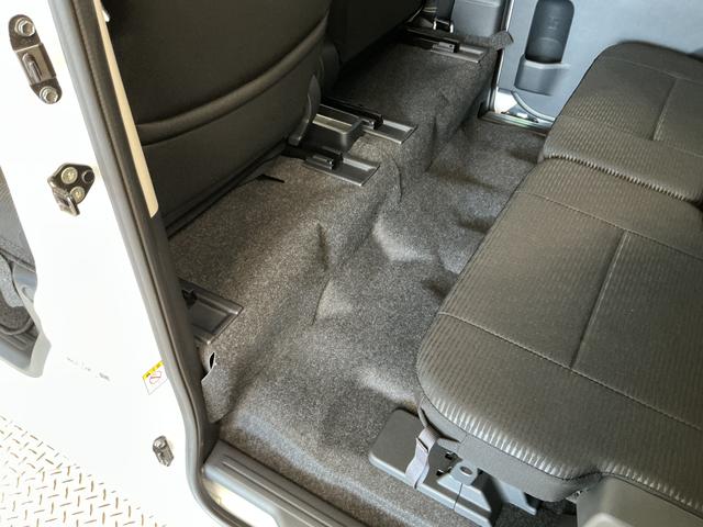 ハイゼットカーゴクルーズ　雹害車両　４ＷＤ　ＣＶＴ　１オーナー　バックカメラ雹害車両　１年保証　ＥＴＣ　ワンオーナー　３モード電子制御式４ＷＤ　ＣＶＴ車　９インチディスプレイオーディオ　ＥＴＣ　バックカメラ　コーナーセンサー　ＵＳＢ接続　Ｂｌｕｅｔｏｏｔｈ　オートハイビーム（兵庫県）の中古車