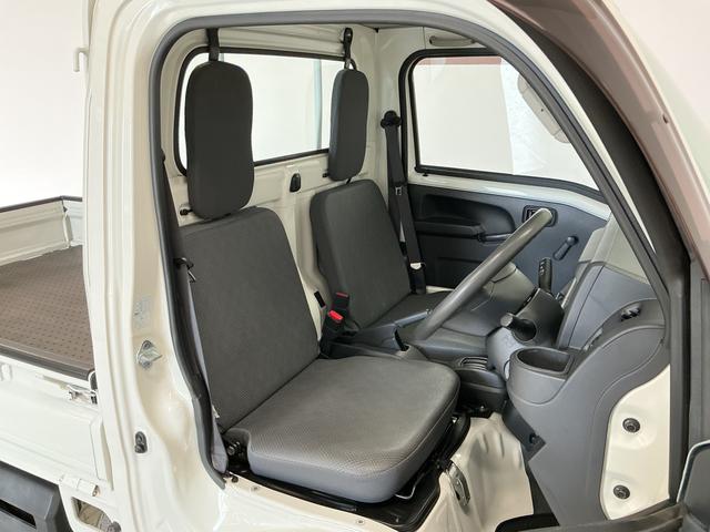 ハイゼットトラックスタンダード　４ＷＤ　ＡＴ　３方開　ゲートプロテクター走行無制限１年保証　４ＷＤ　荷台マット　ＡＴ車　３方開　ゲートプロテクター　ドアバイザー　ヘッドライトレベライザー　アクセサリーソケット　マニュアルエアコン　スペアタイヤ　ラバーフロアマット（兵庫県）の中古車