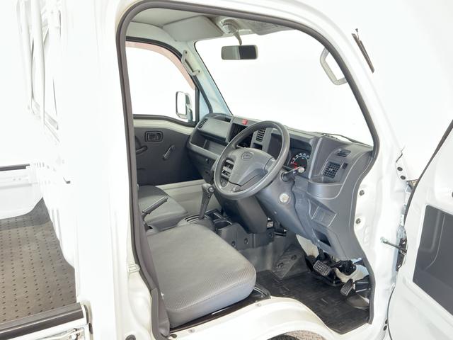 ハイゼットトラックスタンダード　４ＷＤ　ＡＴ　３方開　ゲートプロテクター走行無制限１年保証　４ＷＤ　荷台マット　ＡＴ車　３方開　ゲートプロテクター　ドアバイザー　ヘッドライトレベライザー　アクセサリーソケット　マニュアルエアコン　スペアタイヤ　ラバーフロアマット（兵庫県）の中古車