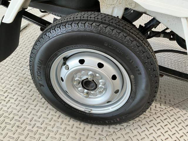 ハイゼットトラックスタンダード　４ＷＤ　ＡＴ　３方開　ゲートプロテクター走行無制限１年保証　４ＷＤ　荷台マット　ＡＴ車　３方開　ゲートプロテクター　ドアバイザー　ヘッドライトレベライザー　アクセサリーソケット　マニュアルエアコン　スペアタイヤ　ラバーフロアマット（兵庫県）の中古車
