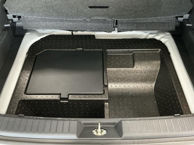 ロッキープレミアムG HEV 雹害車両 ワンオーナー 9インチナビ雹害車両 1年保証 ワンオーナー ETC 9インチナビTV ドラレコ パノラマモニター アダプティブクルーズコントロール 前後コーナーセンサー ブラインドスポットモニター 17インチ純正アルミホイール(兵庫県)の中古車