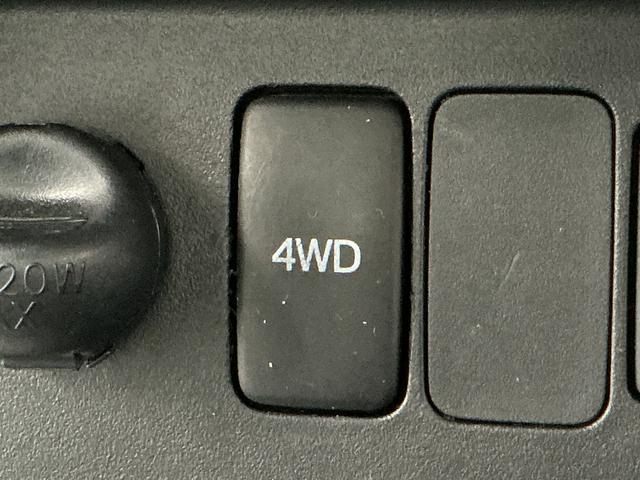 ハイゼットトラックスタンダードSAIIIt 4WD 5MT 3方開 荷台マット走行無制限1年保証 4WD 荷台マット MT車 3方開 ゲートプロテクター LEDヘッドライト ドアバイザー ヘッドライトレベライザー アクセサリーソケット マニュアルエアコン ラジオ スペアタイヤ(兵庫県)の中古車