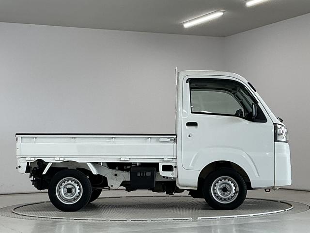 ハイゼットトラックスタンダードSAIIIt 4WD 5MT 3方開 荷台マット走行無制限1年保証 4WD 荷台マット MT車 3方開 ゲートプロテクター LEDヘッドライト ドアバイザー ヘッドライトレベライザー アクセサリーソケット マニュアルエアコン ラジオ スペアタイヤ(兵庫県)の中古車
