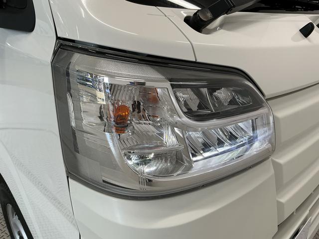 ハイゼットトラックスタンダードSAIIIt 4WD 5MT 3方開 荷台マット走行無制限1年保証 4WD 荷台マット MT車 3方開 ゲートプロテクター LEDヘッドライト ドアバイザー ヘッドライトレベライザー アクセサリーソケット マニュアルエアコン ラジオ スペアタイヤ(兵庫県)の中古車