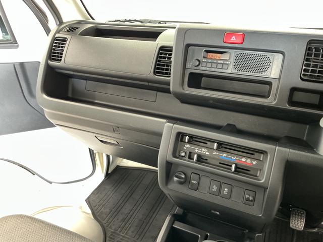 ハイゼットトラックスタンダードSAIIIt 4WD 5MT 3方開 荷台マット走行無制限1年保証 4WD 荷台マット MT車 3方開 ゲートプロテクター LEDヘッドライト ドアバイザー ヘッドライトレベライザー アクセサリーソケット マニュアルエアコン ラジオ スペアタイヤ(兵庫県)の中古車