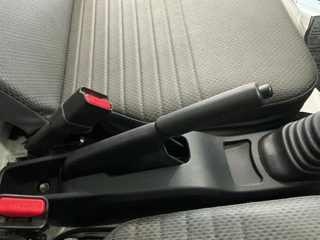 ハイゼットトラックスタンダードSAIIIt 4WD 5MT 3方開 荷台マット走行無制限1年保証 4WD 荷台マット MT車 3方開 ゲートプロテクター LEDヘッドライト ドアバイザー ヘッドライトレベライザー アクセサリーソケット マニュアルエアコン ラジオ スペアタイヤ(兵庫県)の中古車