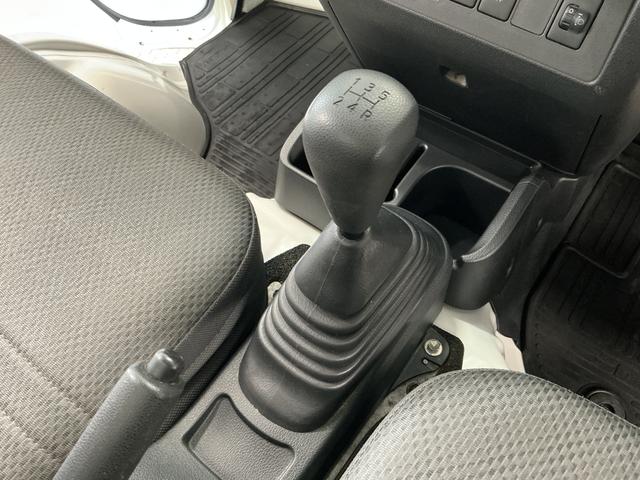 ハイゼットトラックスタンダードSAIIIt 4WD 5MT 3方開 荷台マット走行無制限1年保証 4WD 荷台マット MT車 3方開 ゲートプロテクター LEDヘッドライト ドアバイザー ヘッドライトレベライザー アクセサリーソケット マニュアルエアコン ラジオ スペアタイヤ(兵庫県)の中古車