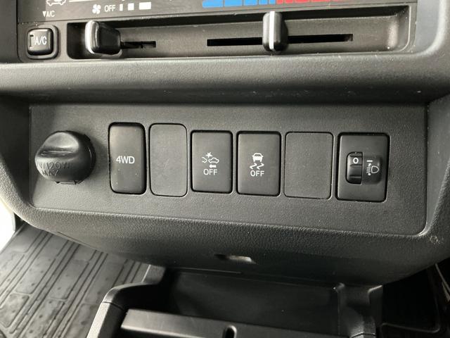 ハイゼットトラックスタンダードSAIIIt 4WD 5MT 3方開 荷台マット走行無制限1年保証 4WD 荷台マット MT車 3方開 ゲートプロテクター LEDヘッドライト ドアバイザー ヘッドライトレベライザー アクセサリーソケット マニュアルエアコン ラジオ スペアタイヤ(兵庫県)の中古車