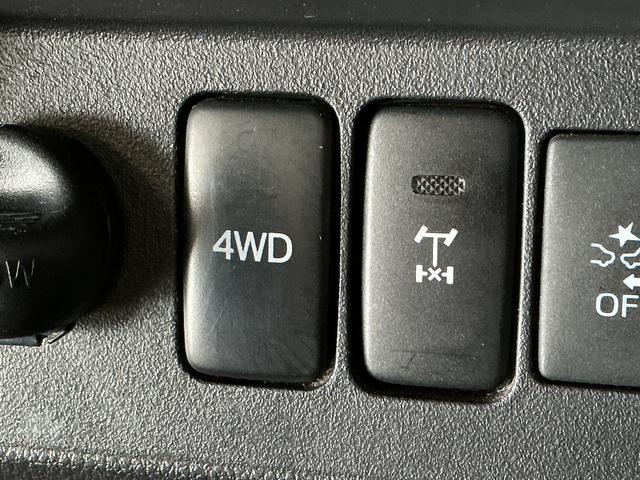 ハイゼットトラックジャンボSAIIIt 4WD 5MT 禁煙 1オーナー ナビ1年保証 4WD ワンオーナー MT車 禁煙車 ナビ バックカメラ Bluetooth 3方開 荷台作業灯 リアゲートチェーン LEDヘッドライト アイドリングストップ デフロック トランスファー(兵庫県)の中古車