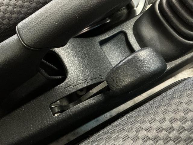 ハイゼットトラックジャンボSAIIIt 4WD 5MT 禁煙 1オーナー ナビ1年保証 4WD ワンオーナー MT車 禁煙車 ナビ バックカメラ Bluetooth 3方開 荷台作業灯 リアゲートチェーン LEDヘッドライト アイドリングストップ デフロック トランスファー(兵庫県)の中古車