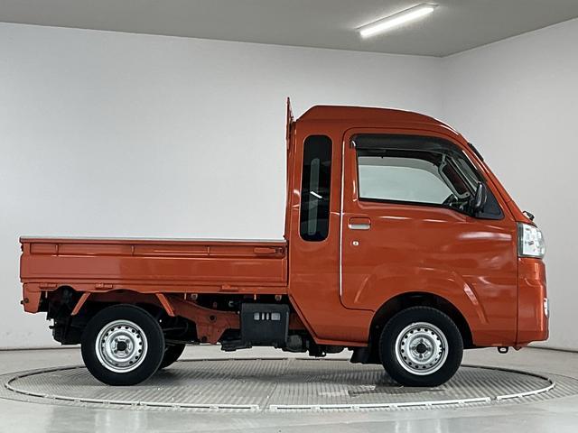 ハイゼットトラックジャンボSAIIIt 4WD 5MT 禁煙 1オーナー ナビ1年保証 4WD ワンオーナー MT車 禁煙車 ナビ バックカメラ Bluetooth 3方開 荷台作業灯 リアゲートチェーン LEDヘッドライト アイドリングストップ デフロック トランスファー(兵庫県)の中古車