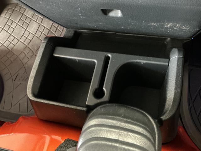 ハイゼットトラックジャンボSAIIIt 4WD 5MT 禁煙 1オーナー ナビ1年保証 4WD ワンオーナー MT車 禁煙車 ナビ バックカメラ Bluetooth 3方開 荷台作業灯 リアゲートチェーン LEDヘッドライト アイドリングストップ デフロック トランスファー(兵庫県)の中古車