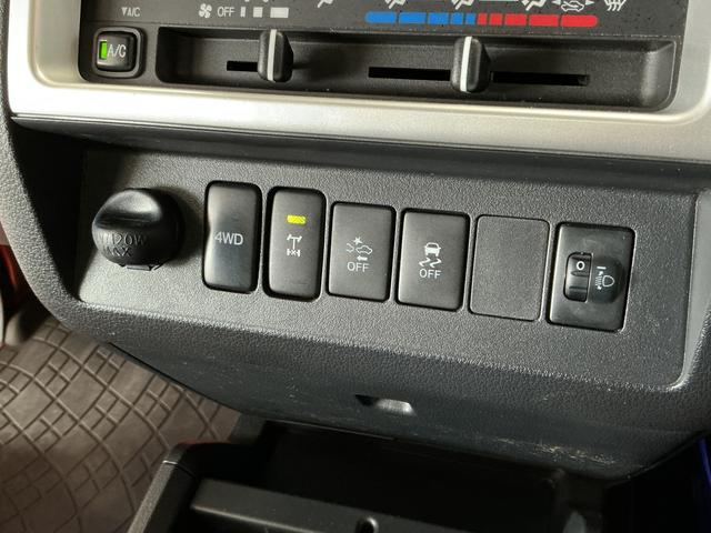 ハイゼットトラックジャンボSAIIIt 4WD 5MT 禁煙 1オーナー ナビ1年保証 4WD ワンオーナー MT車 禁煙車 ナビ バックカメラ Bluetooth 3方開 荷台作業灯 リアゲートチェーン LEDヘッドライト アイドリングストップ デフロック トランスファー(兵庫県)の中古車