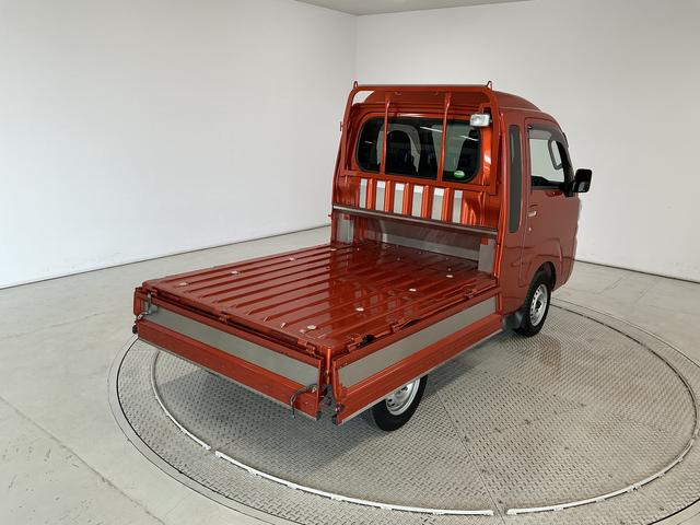 ハイゼットトラックジャンボSAIIIt 4WD 5MT 禁煙 1オーナー ナビ1年保証 4WD ワンオーナー MT車 禁煙車 ナビ バックカメラ Bluetooth 3方開 荷台作業灯 リアゲートチェーン LEDヘッドライト アイドリングストップ デフロック トランスファー(兵庫県)の中古車