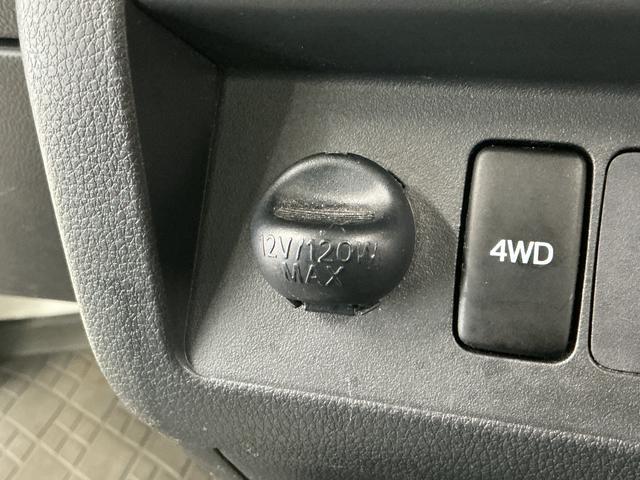 ハイゼットトラックスタンダード エアコン・パワステレス 4WD 5MT 3方開走行無制限1年保証 リアゲートチェーン 4WD MT車 3方開 ゲートプロテクター ドアバイザー ヘッドライトレベライザー ラジオ アクセサリーソケット ラバーフロアマット バッテリーカバー(兵庫県)の中古車