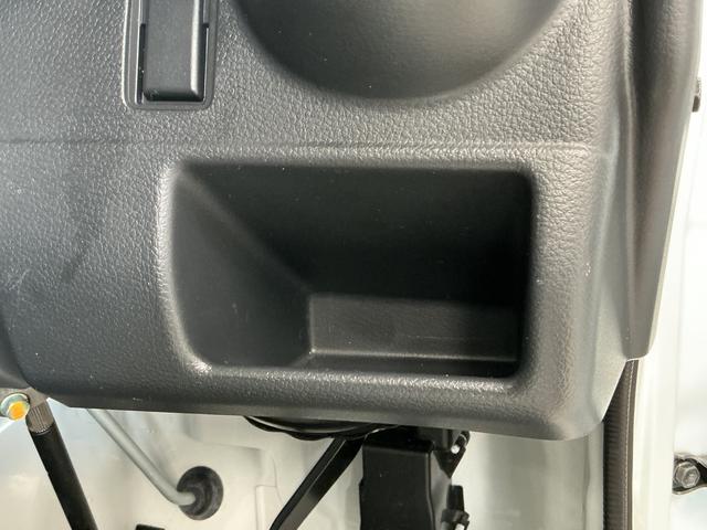 ミニキャブトラックＭ　ＡＴ　禁煙　３方開　ゲートプロテクター　ドアバイザー走行無制限１年保証　ゲートプロテクター　禁煙車　ＡＴ車　３方開　ドアバイザー　ヘッドライトレベライザー　ラジオ　マニュアルエアコン　スペアタイヤ　ラバーフロアマット　バッテリーカバー　マッドガード（兵庫県）の中古車