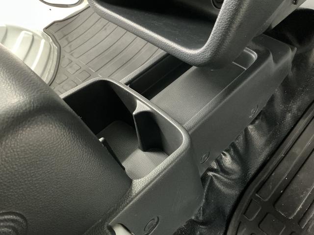 ミニキャブトラックＭ　ＡＴ　禁煙　３方開　ゲートプロテクター　ドアバイザー走行無制限１年保証　ゲートプロテクター　禁煙車　ＡＴ車　３方開　ドアバイザー　ヘッドライトレベライザー　ラジオ　マニュアルエアコン　スペアタイヤ　ラバーフロアマット　バッテリーカバー　マッドガード（兵庫県）の中古車