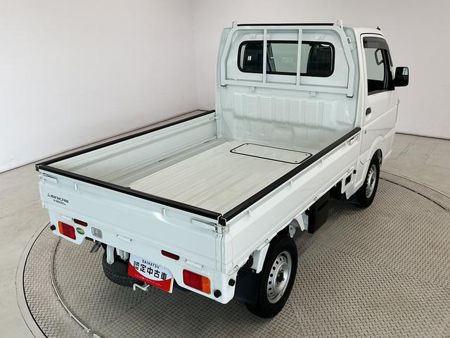 ミニキャブトラックＭ　ＡＴ　禁煙　３方開　ゲートプロテクター　ドアバイザー走行無制限１年保証　ゲートプロテクター　禁煙車　ＡＴ車　３方開　ドアバイザー　ヘッドライトレベライザー　ラジオ　マニュアルエアコン　スペアタイヤ　ラバーフロアマット　バッテリーカバー　マッドガード（兵庫県）の中古車