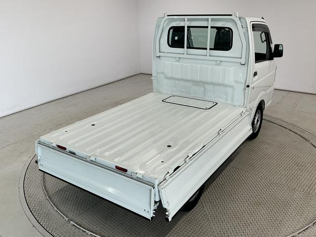 ミニキャブトラックＭ　ＡＴ　禁煙　３方開　ゲートプロテクター　ドアバイザー走行無制限１年保証　ゲートプロテクター　禁煙車　ＡＴ車　３方開　ドアバイザー　ヘッドライトレベライザー　ラジオ　マニュアルエアコン　スペアタイヤ　ラバーフロアマット　バッテリーカバー　マッドガード（兵庫県）の中古車