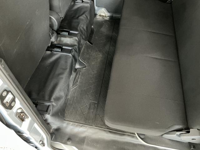 ハイゼットカーゴデラックスＳＡIII　ＡＴ　前後コーナーセンサー　キーレス走行無制限１年保証　前後コーナーセンサー　ＡＴ車　オートハイビーム　ＬＥＤヘッドライト　アイドリングストップ　キーレスエントリー　横滑り防止装置　ドアバイザー　ヘッドライトレベライザー　ラジオ（兵庫県）の中古車