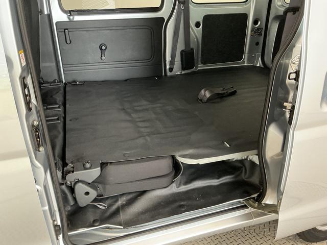 ハイゼットカーゴデラックスＳＡIII　ＡＴ　前後コーナーセンサー　キーレス走行無制限１年保証　前後コーナーセンサー　ＡＴ車　オートハイビーム　ＬＥＤヘッドライト　アイドリングストップ　キーレスエントリー　横滑り防止装置　ドアバイザー　ヘッドライトレベライザー　ラジオ（兵庫県）の中古車