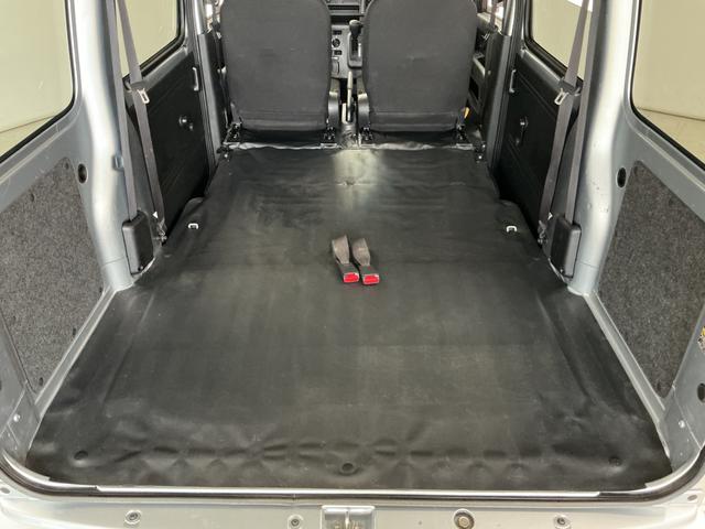 ハイゼットカーゴデラックスＳＡIII　ＡＴ　前後コーナーセンサー　キーレス走行無制限１年保証　前後コーナーセンサー　ＡＴ車　オートハイビーム　ＬＥＤヘッドライト　アイドリングストップ　キーレスエントリー　横滑り防止装置　ドアバイザー　ヘッドライトレベライザー　ラジオ（兵庫県）の中古車