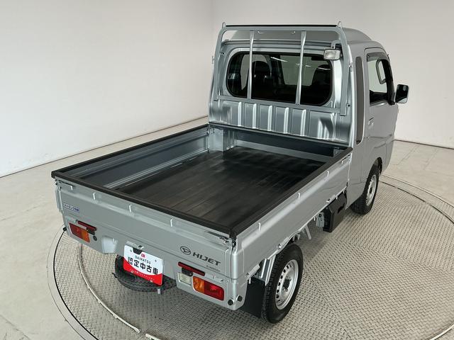 ハイゼットトラックジャンボSAIIIt 4WD AT CDオーディオ キーレス走行無制限1年保証 4WD バックソナー AT車 CDオーディオ 3方開 荷台作業灯 ゲートプロテクター 荷台マット リアゲートチェーン LEDヘッドライト 横滑り防止装置 オートライト キーレス(兵庫県)の中古車