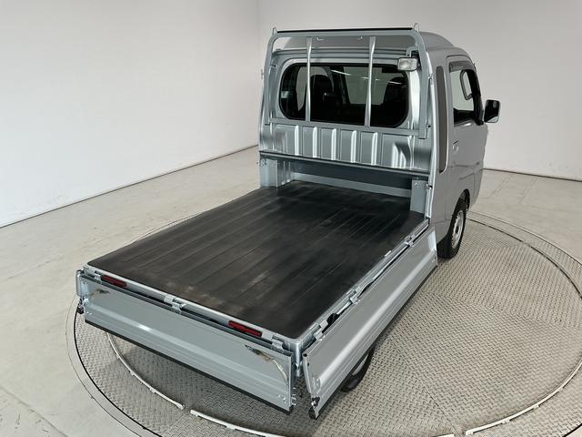 ハイゼットトラックジャンボSAIIIt 4WD AT CDオーディオ キーレス走行無制限1年保証 4WD バックソナー AT車 CDオーディオ 3方開 荷台作業灯 ゲートプロテクター 荷台マット リアゲートチェーン LEDヘッドライト 横滑り防止装置 オートライト キーレス(兵庫県)の中古車